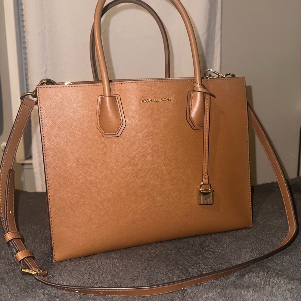 Michael Kors Purse Large Mercer Tote in Color Luggage